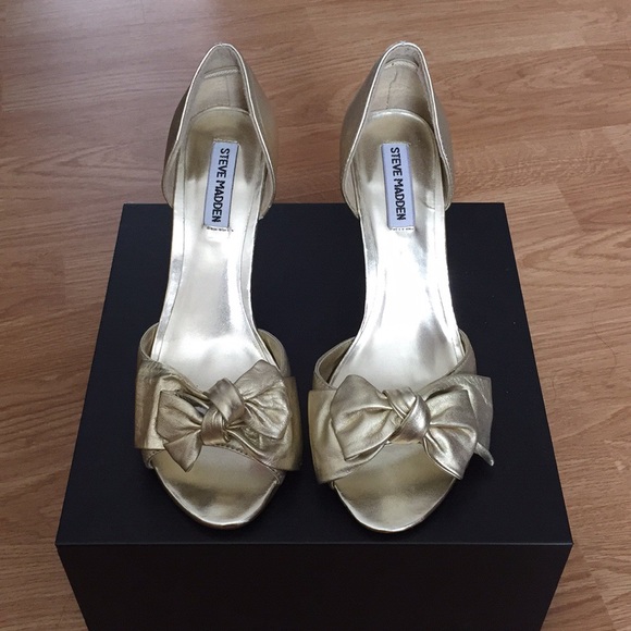 Steve Madden 3.5” Gold Heel - Like New - Picture 2 of 4